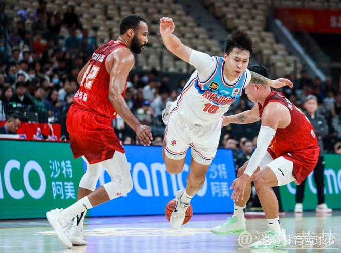 3月29日常规赛:上海对阵新疆 3月29日常规赛:上海对阵新疆